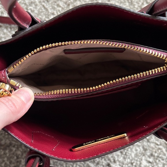 Michael Kors burgundy crossbody - Picture 4 of 7